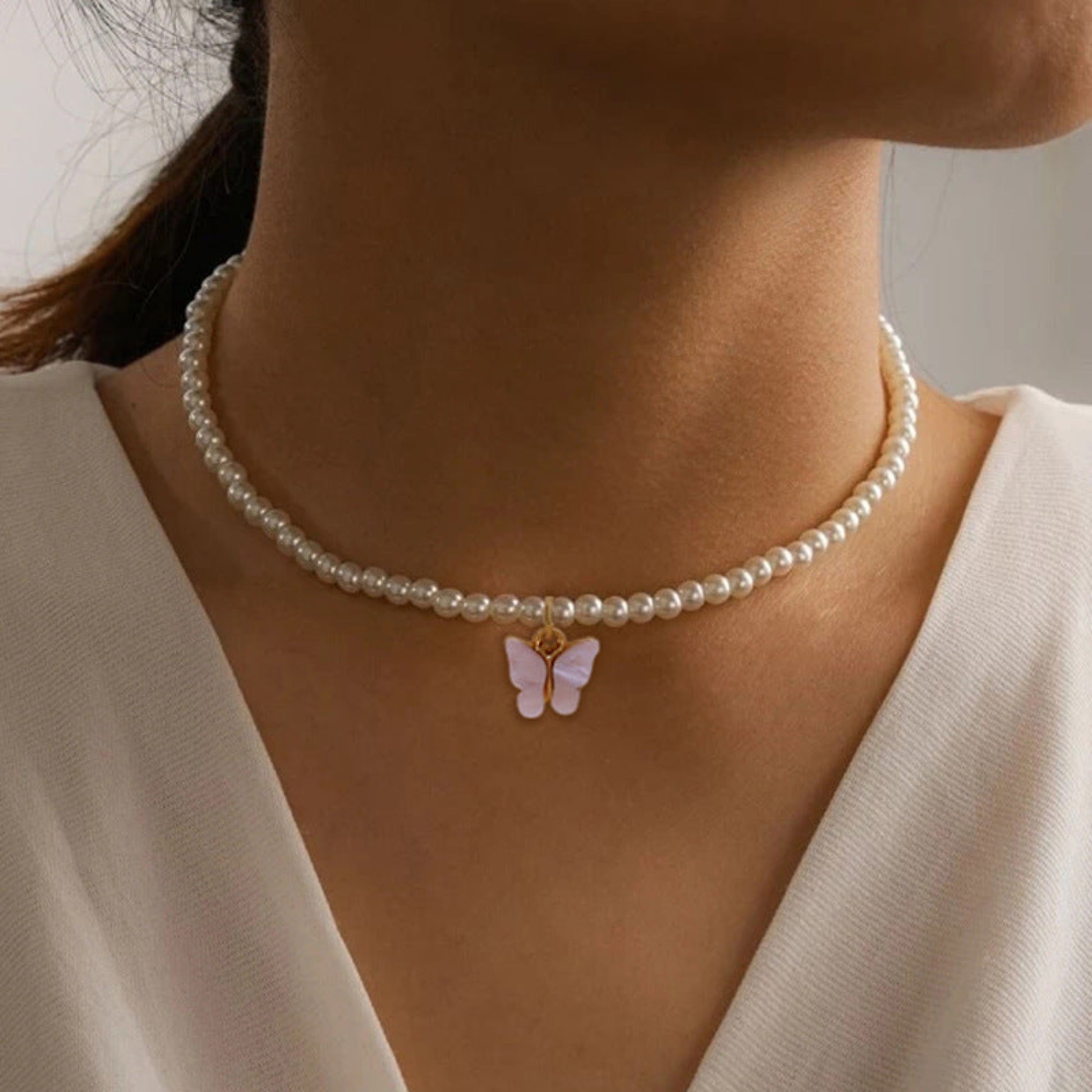 Ethereal Pearl Butterfly Choker – Timeless Charm